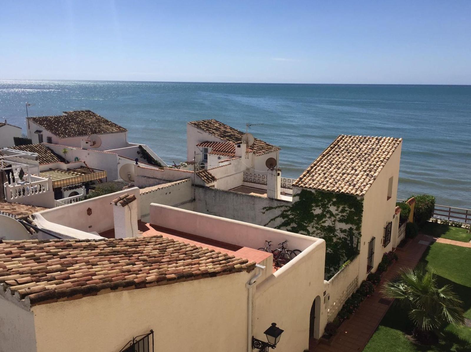 Апартаменты Casa Cachita-En 1ª Linea De Playa Эстепона Экстерьер фото